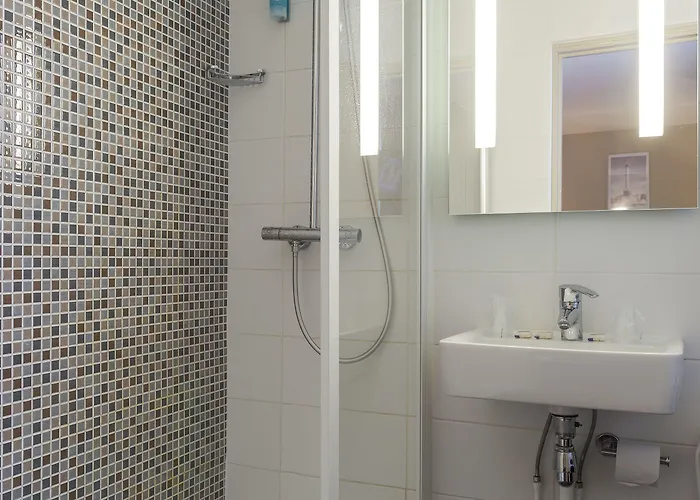 Timhotel Gare Montparnasse מלון 3*